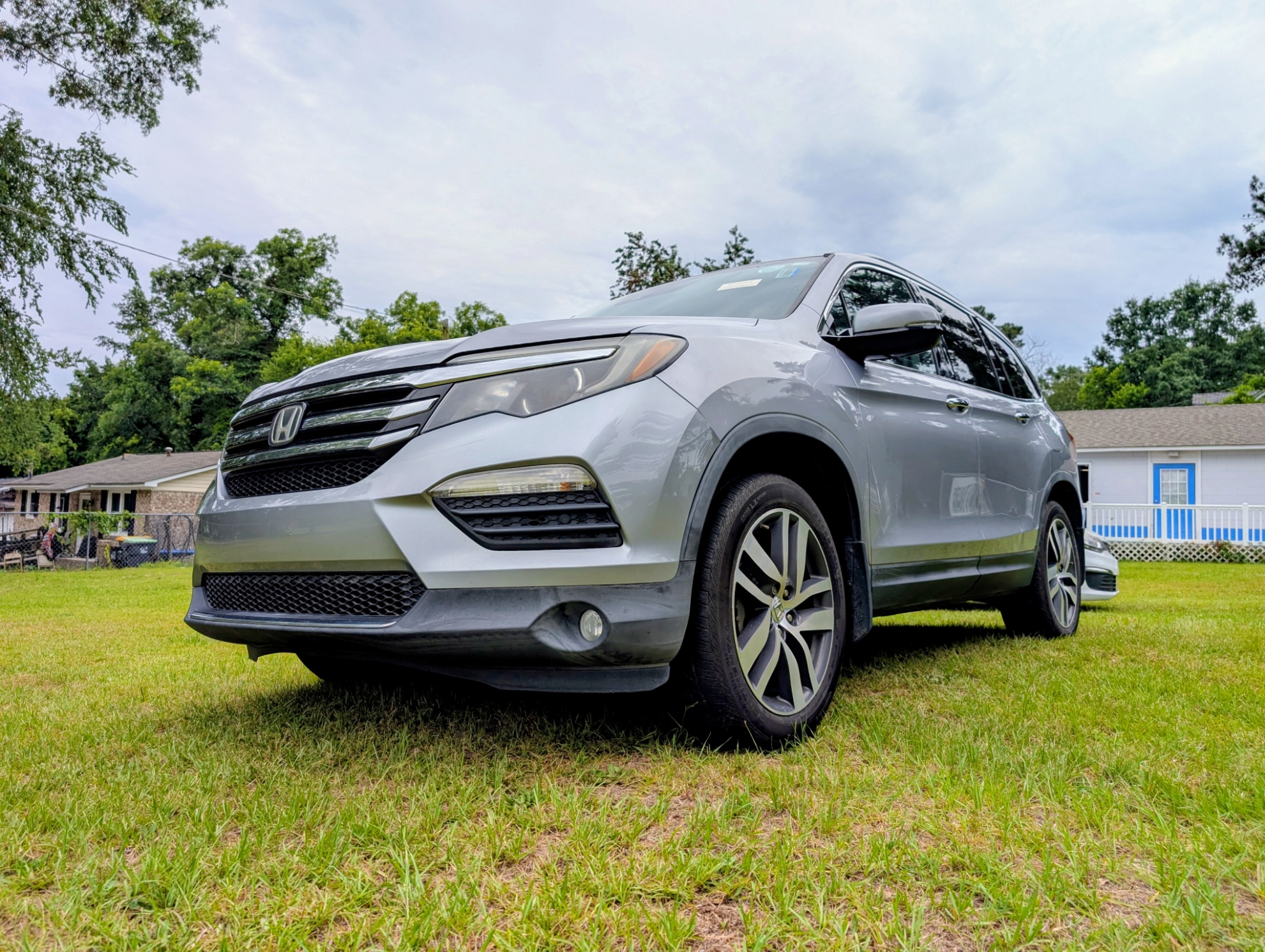 
								2016 Honda Pilot Touring AWD full									