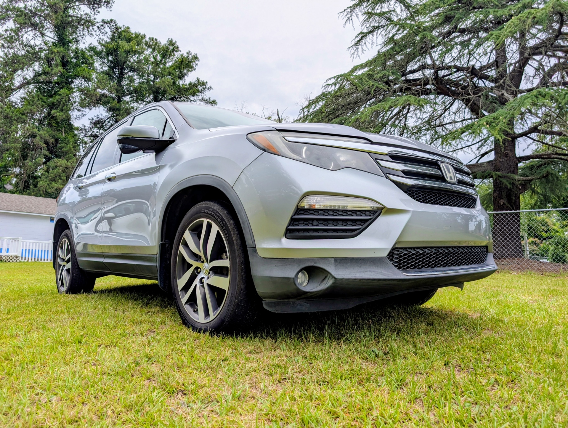 
								2016 Honda Pilot Touring AWD full									