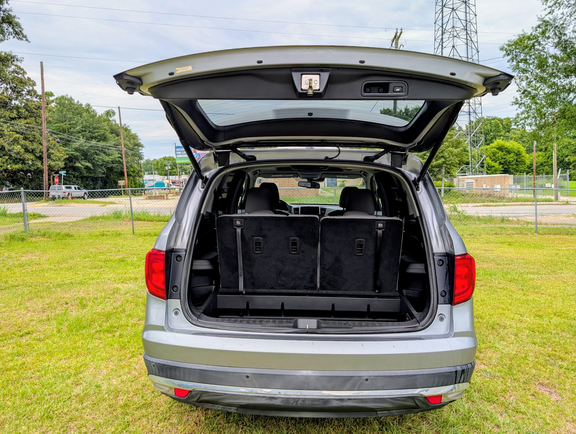 
								2016 Honda Pilot Touring AWD full									