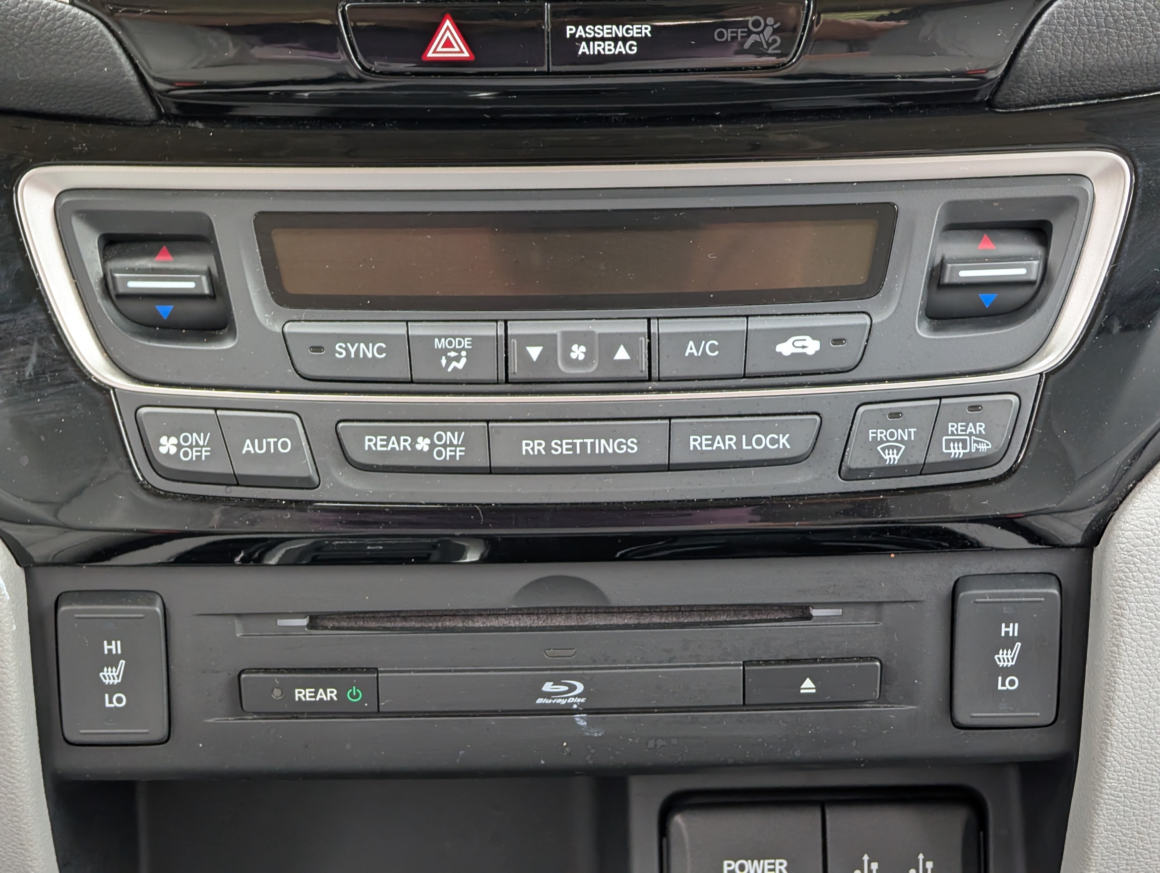 
								2016 Honda Pilot Touring AWD full									