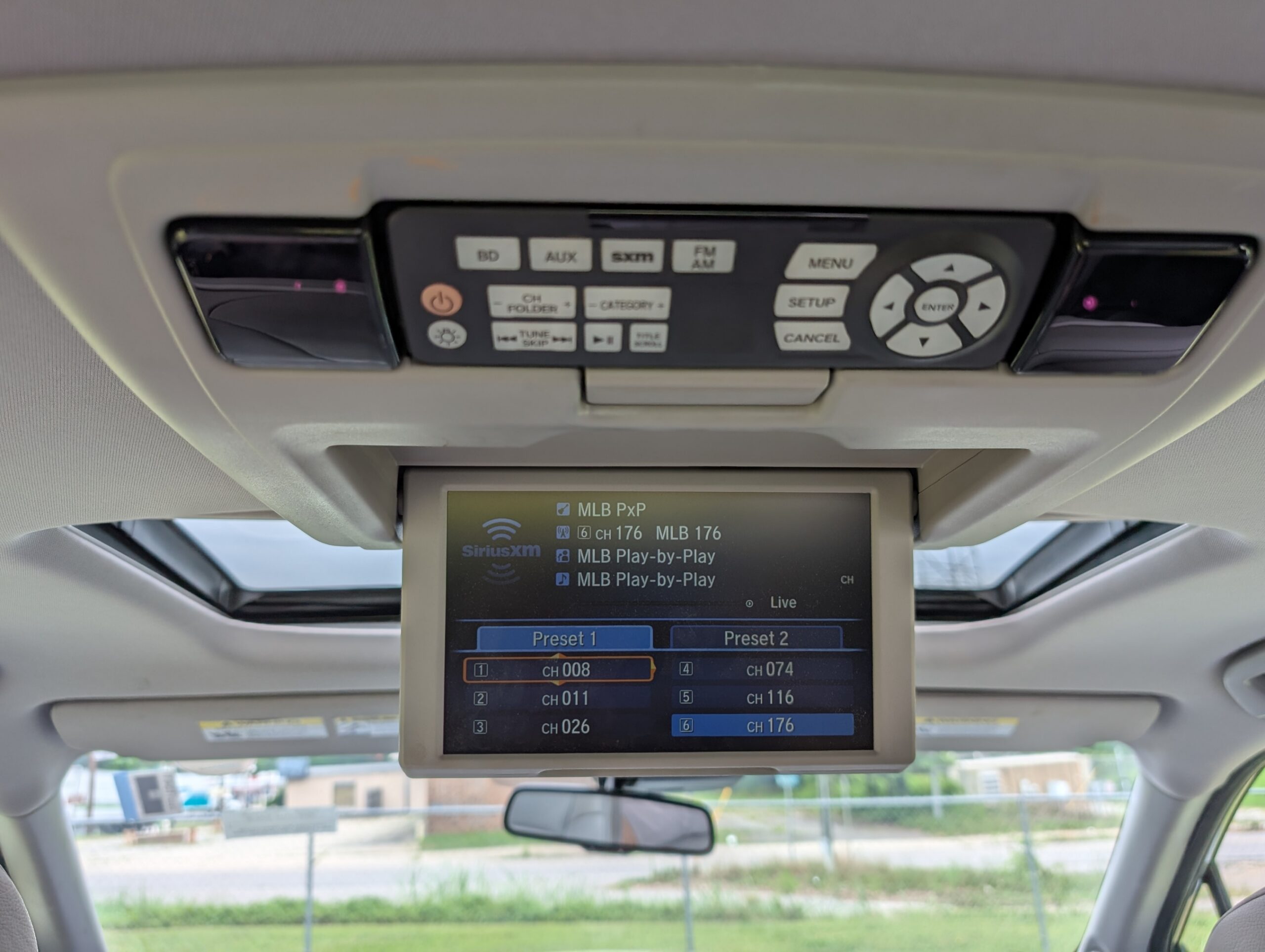 
								2016 Honda Pilot Touring AWD full									