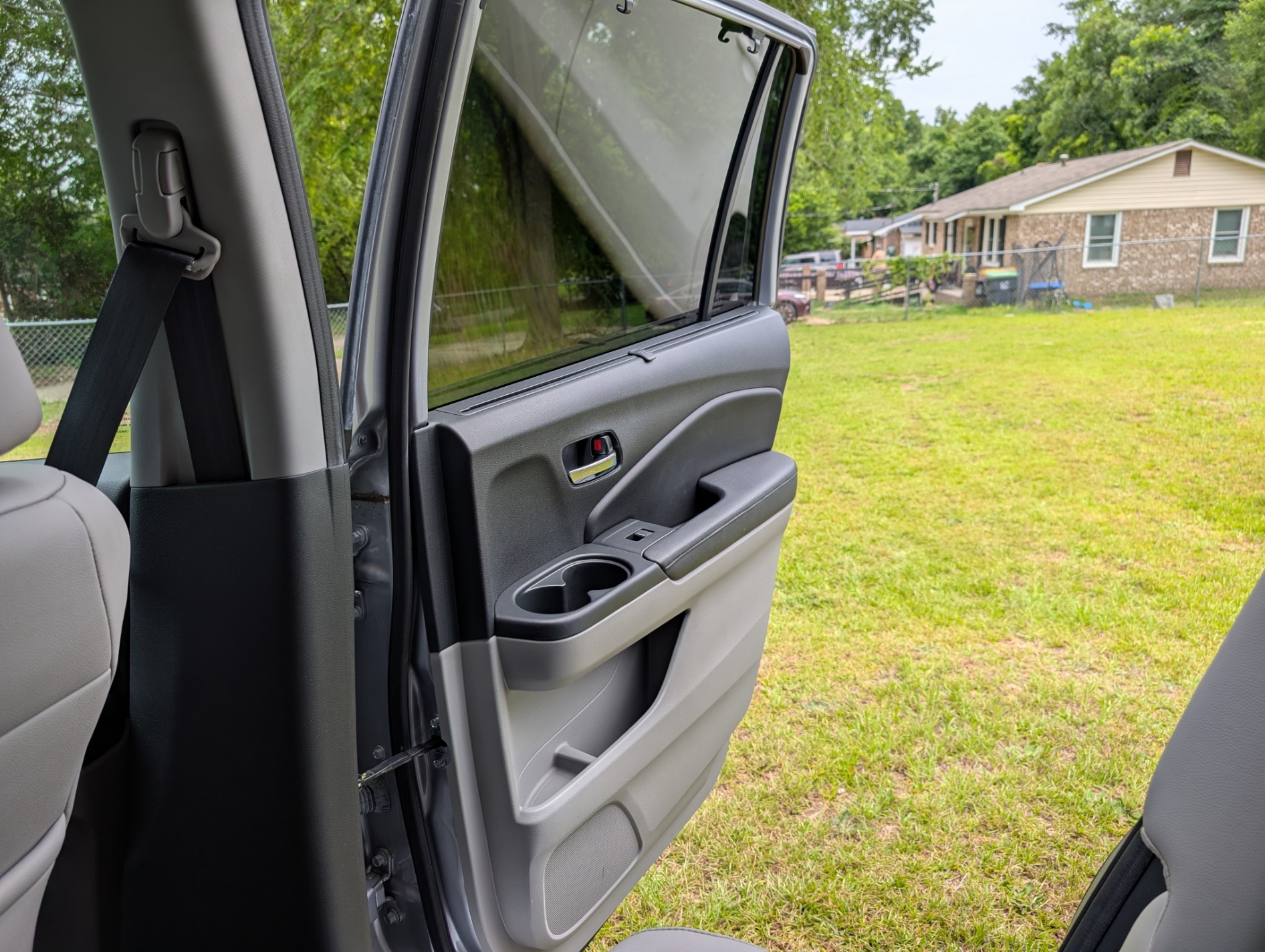 
								2016 Honda Pilot Touring AWD full									