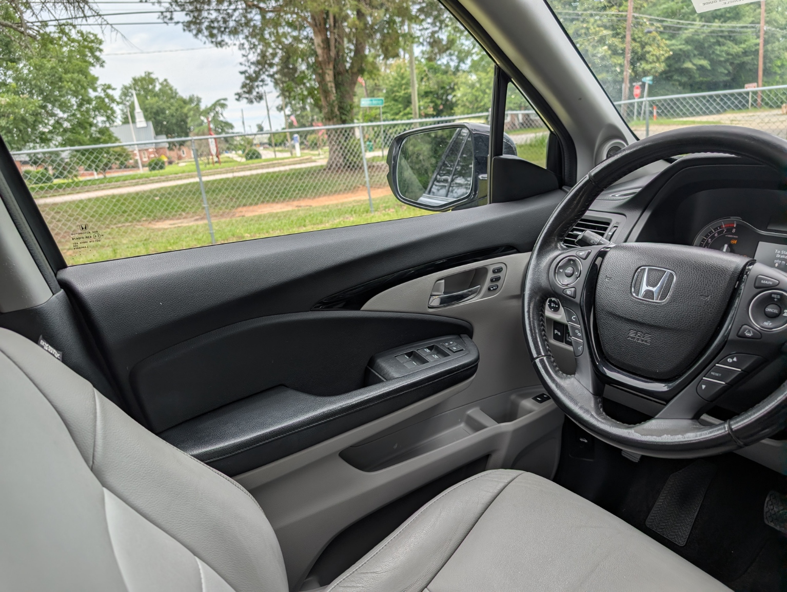 
								2016 Honda Pilot Touring AWD full									