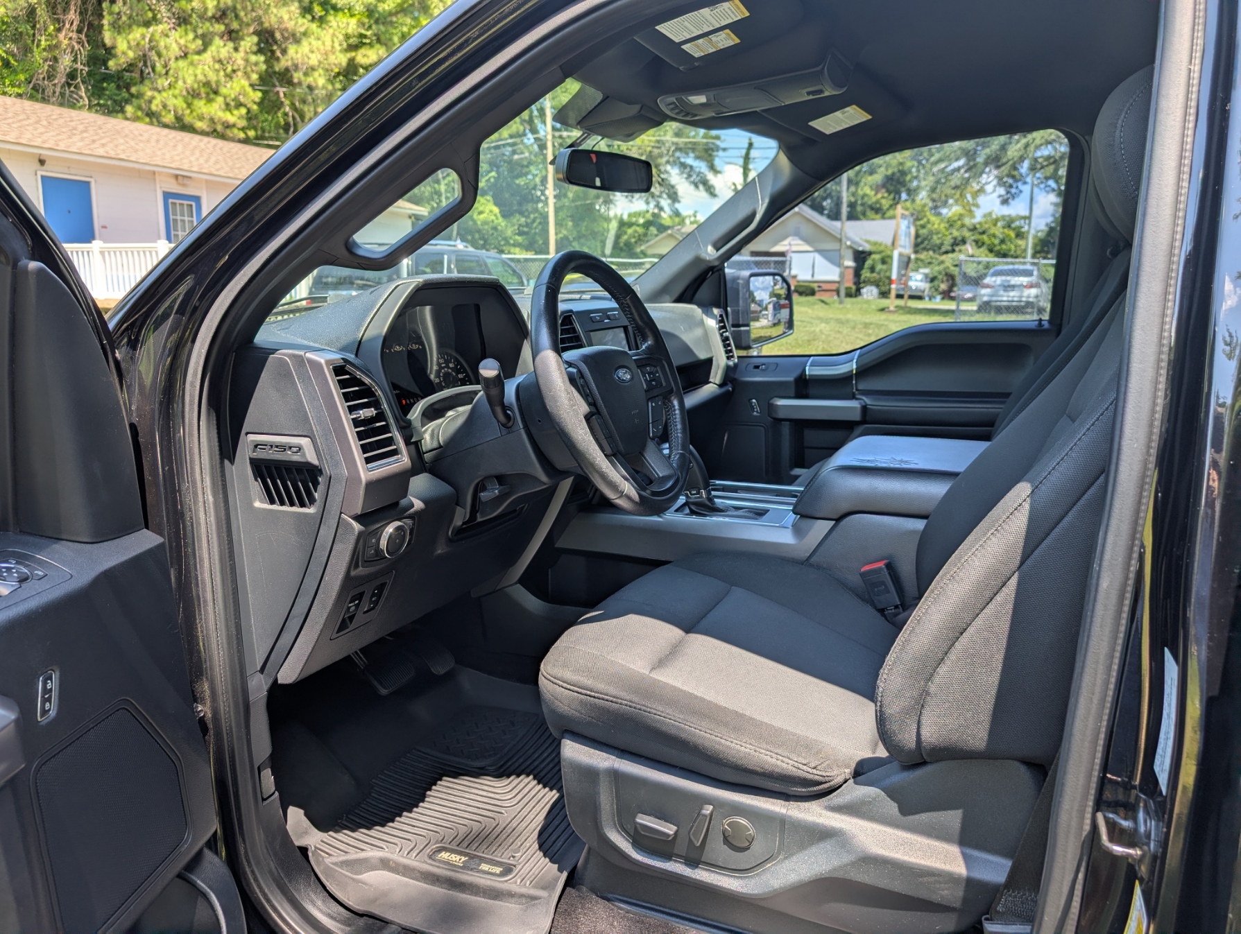 
								2020 Ford F-150 XLT SuperCrew 2WD full									