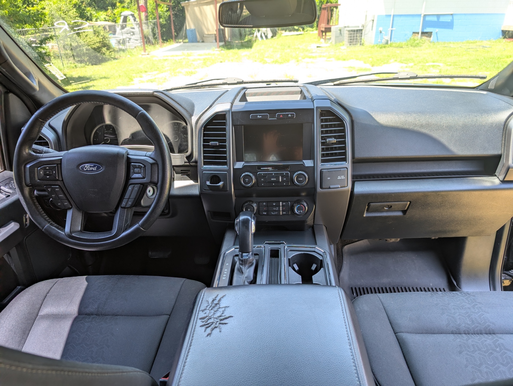 
								2020 Ford F-150 XLT SuperCrew 2WD full									