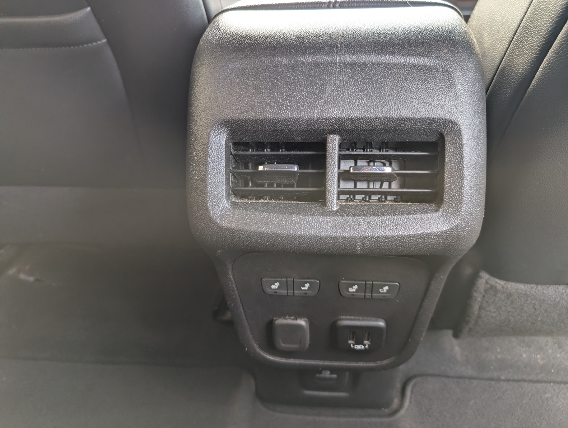 
								2018 Chevrolet Equinox Premier AWD full									