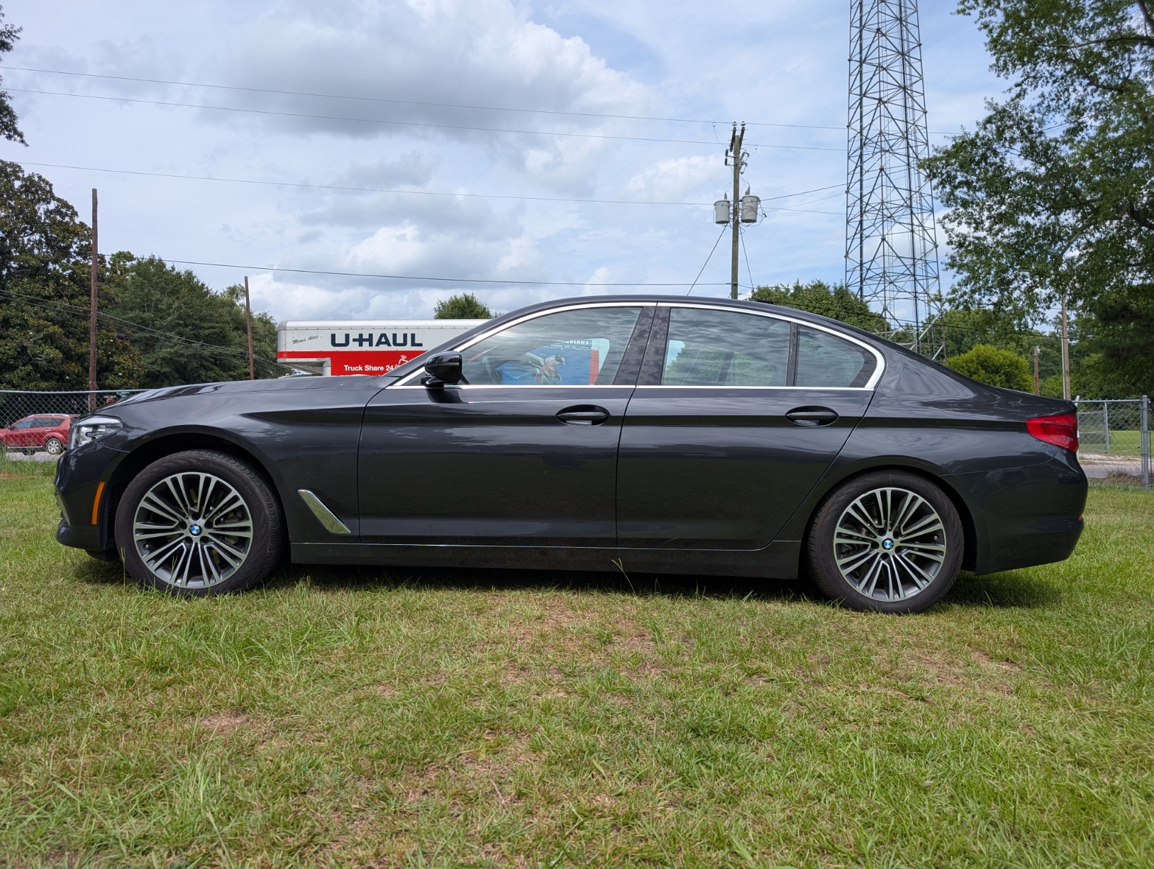 
								2019 BMW 530i full									