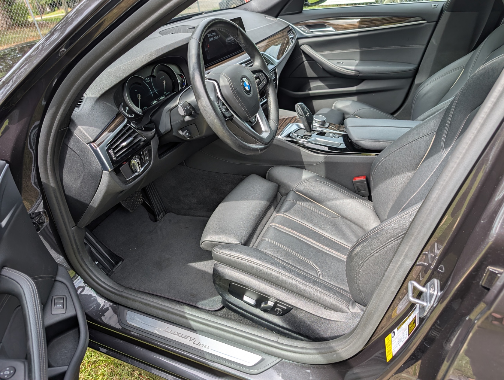 
								2019 BMW 530i full									