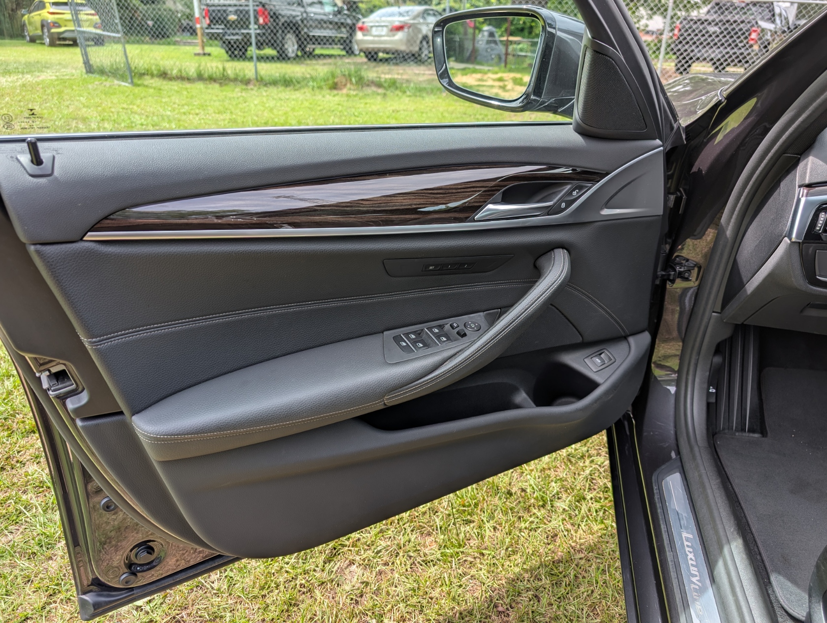 
								2019 BMW 530i full									