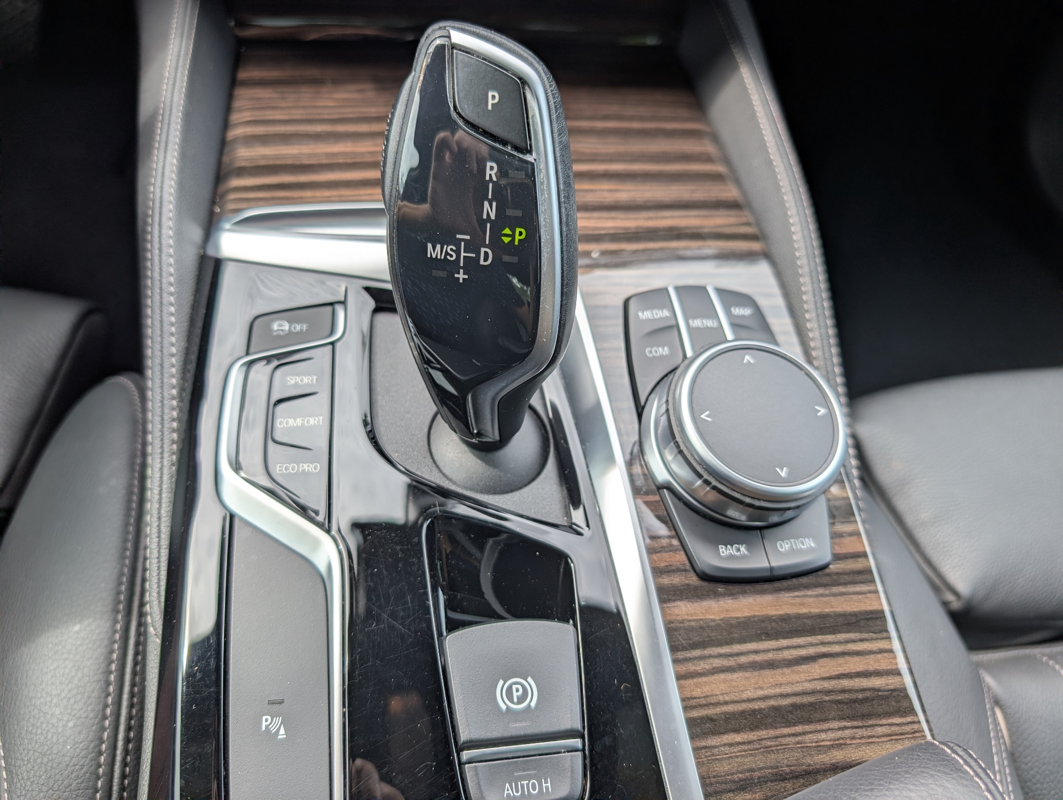
								2019 BMW 530i full									
