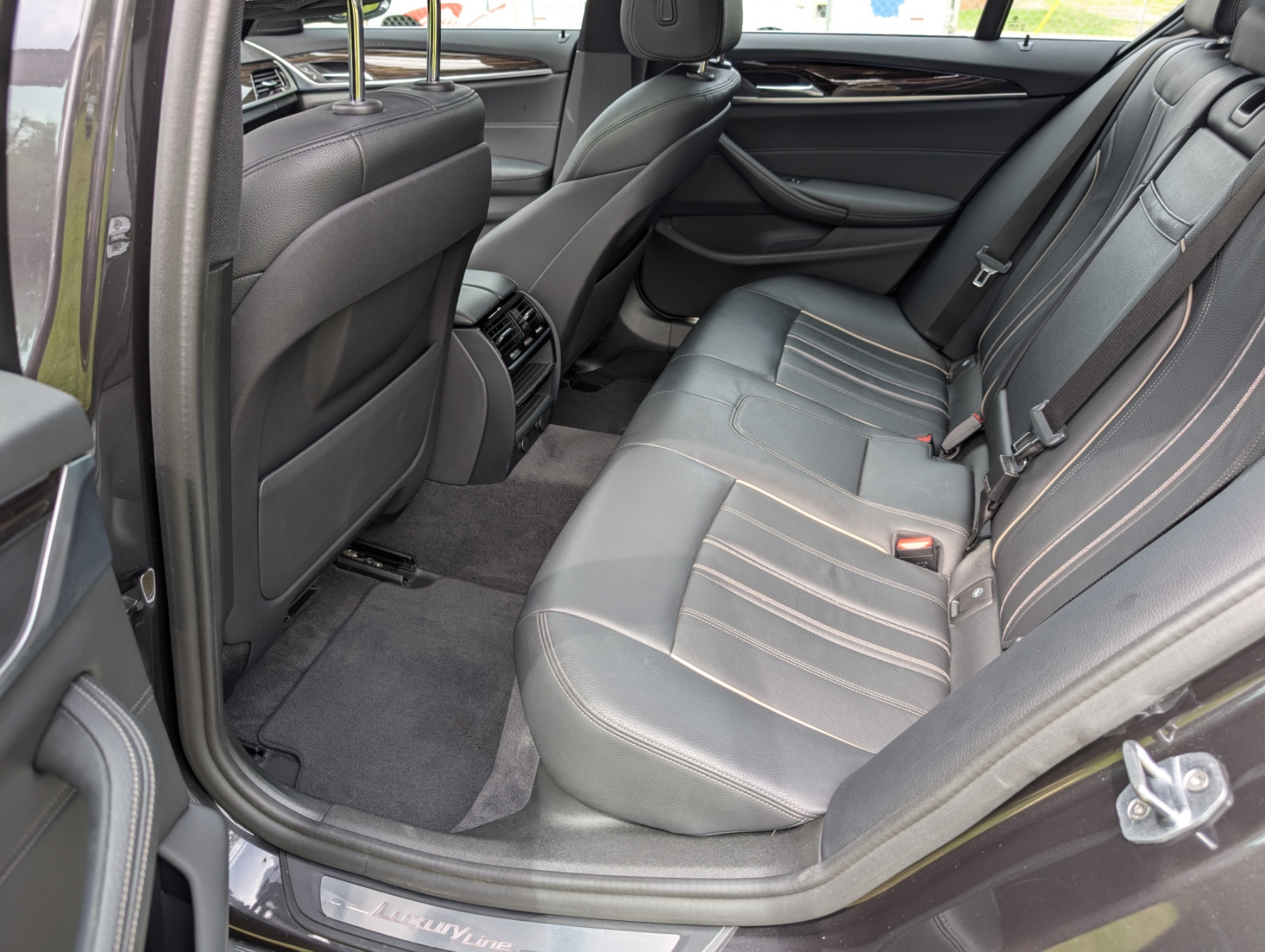
								2019 BMW 530i full									