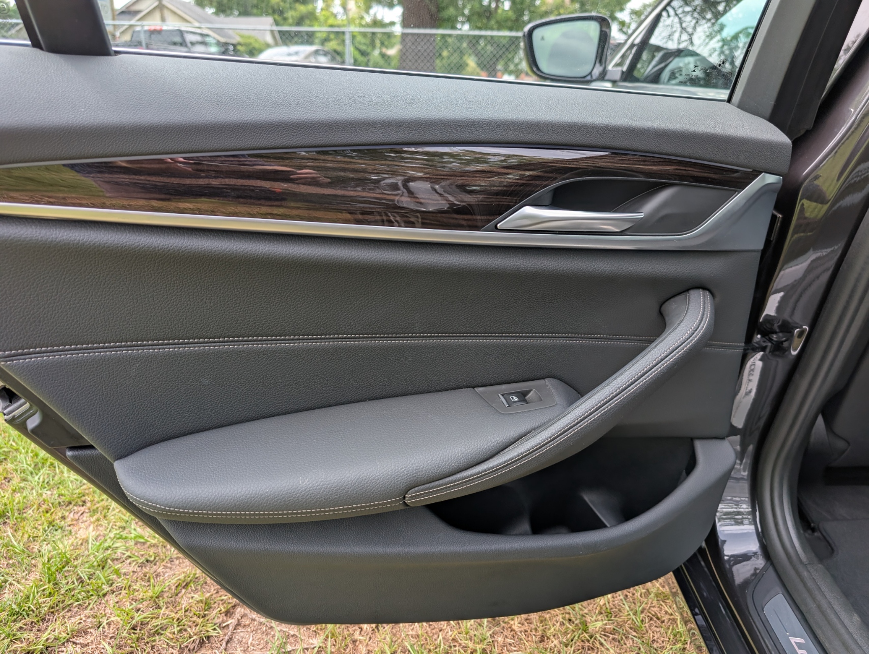 
								2019 BMW 530i full									