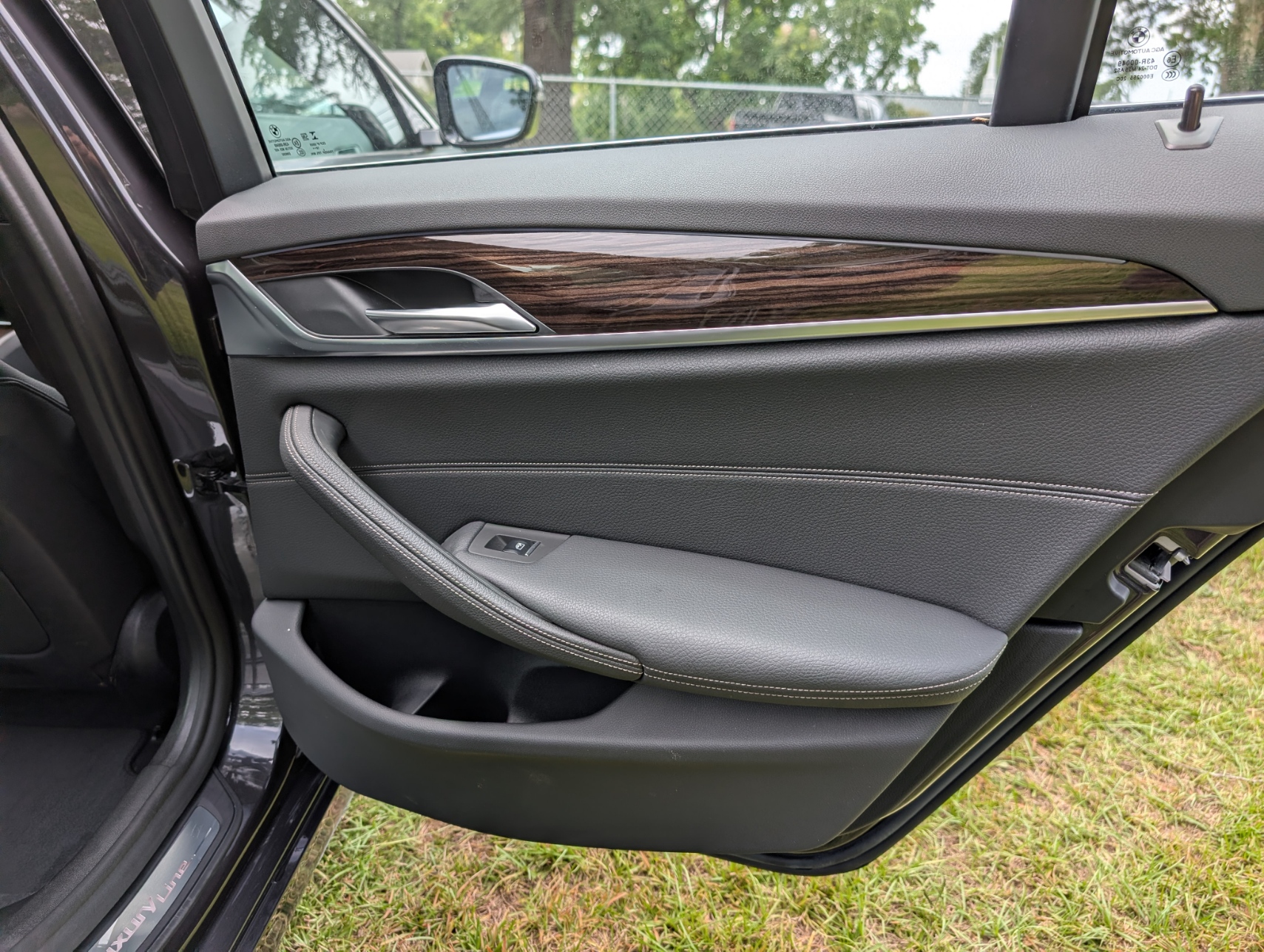 
								2019 BMW 530i full									