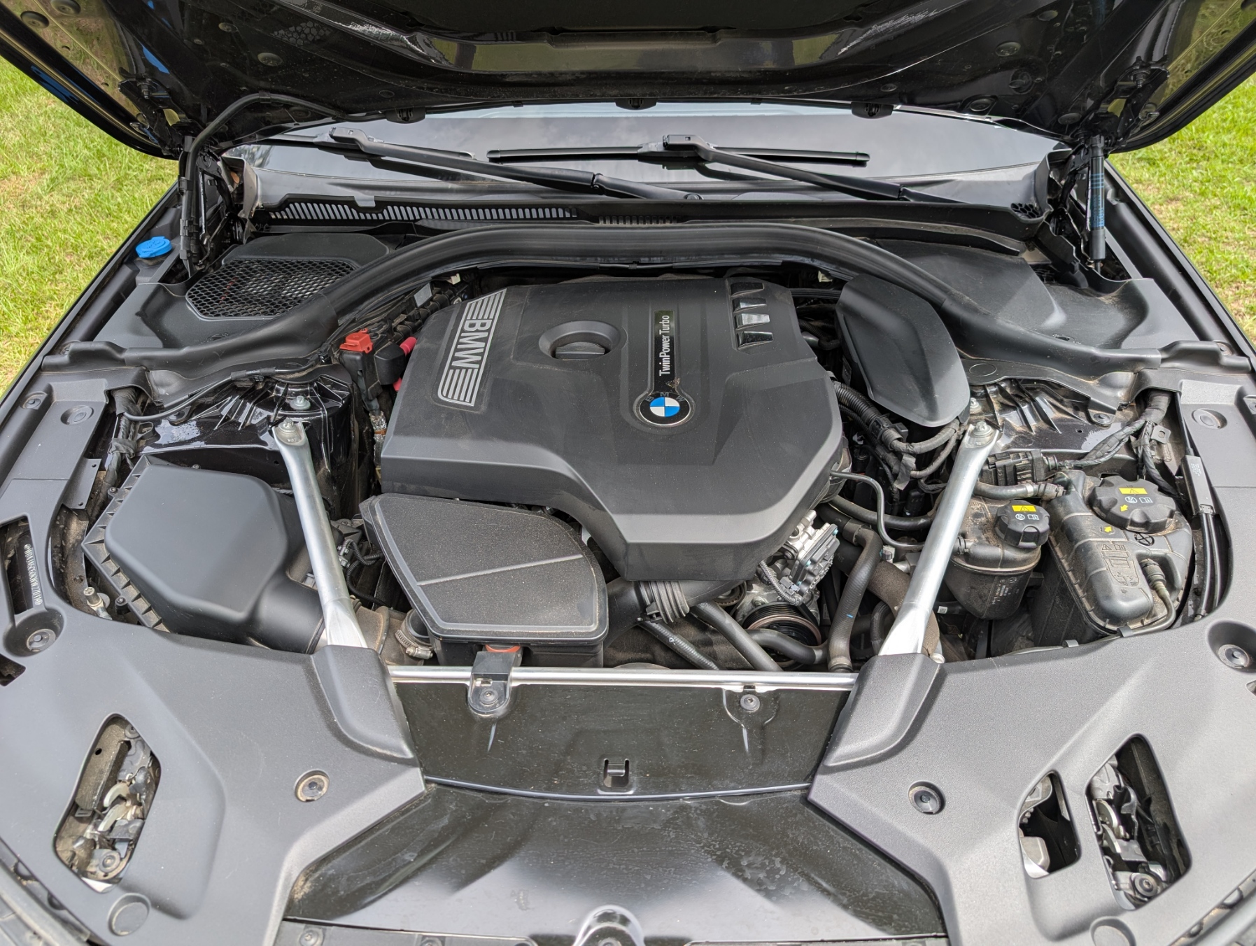 
								2019 BMW 530i full									