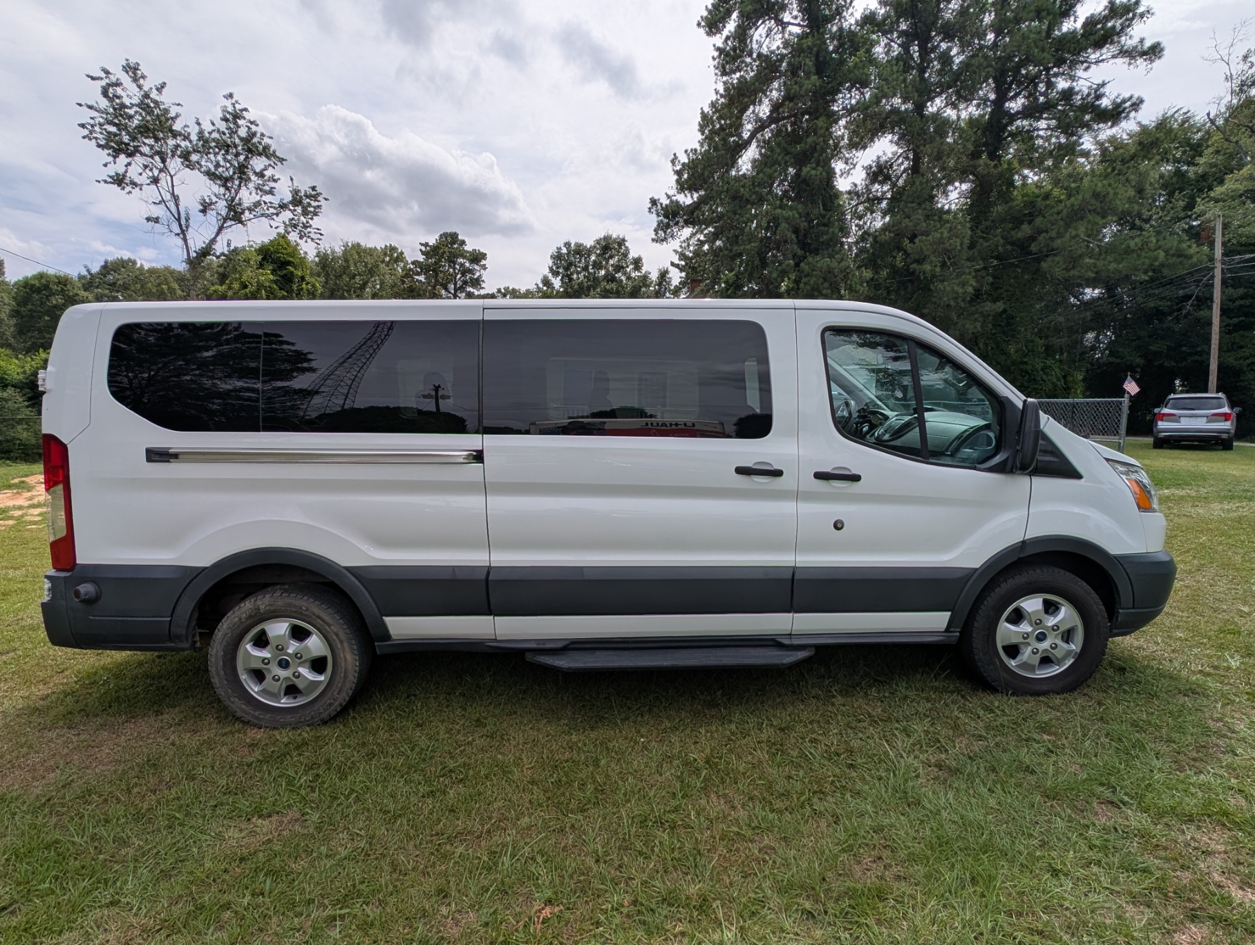 
								2017 Ford Transit 350 XLT full									