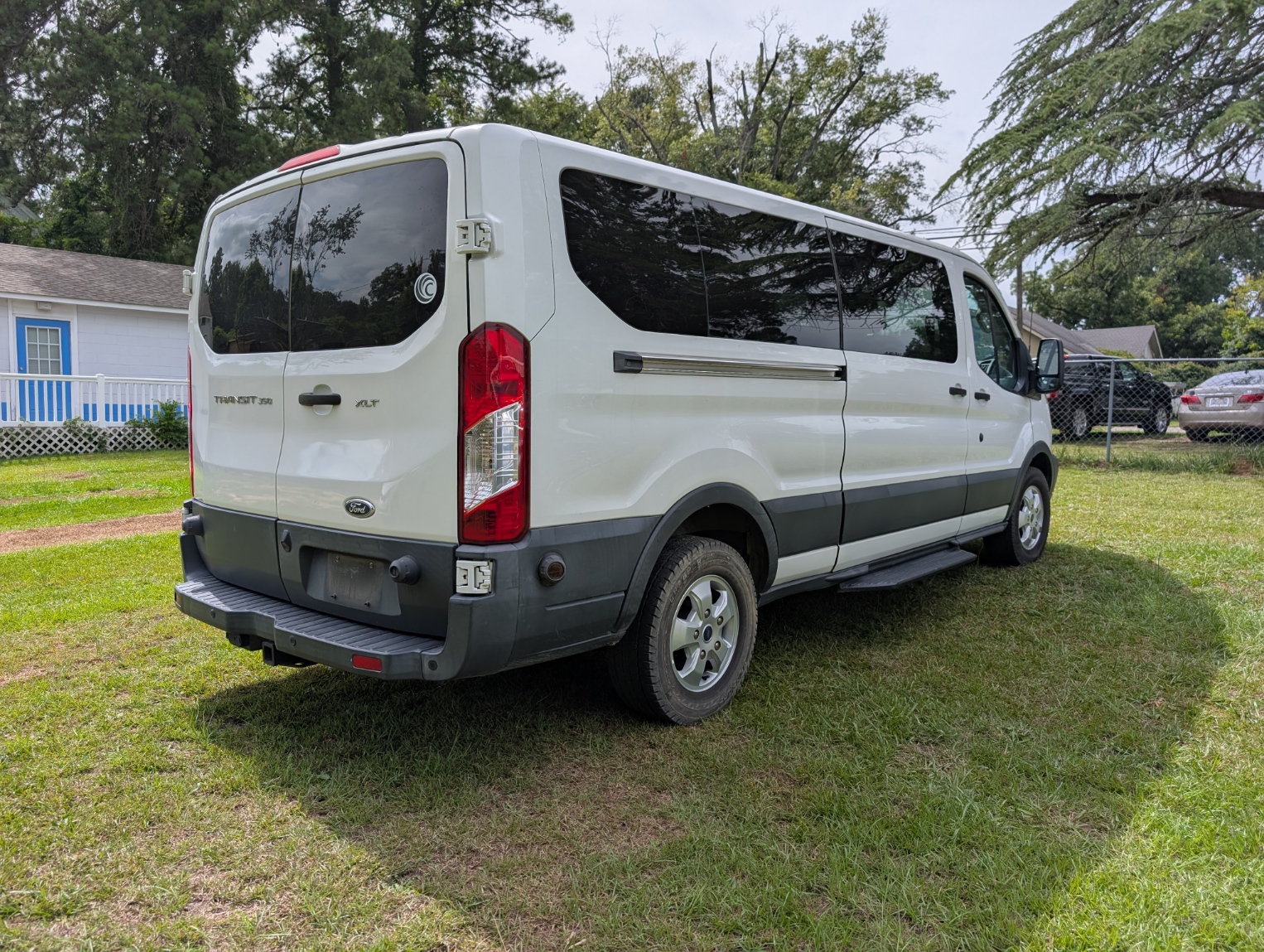 
								2017 Ford Transit 350 XLT full									