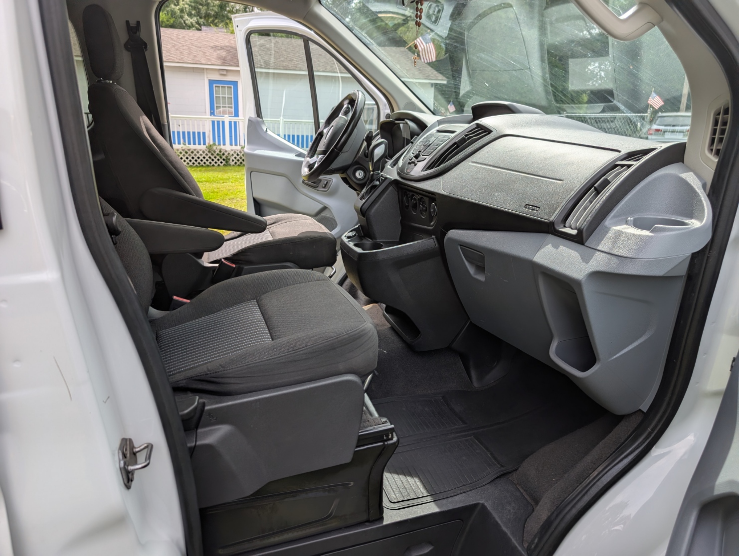 
								2017 Ford Transit 350 XLT full									