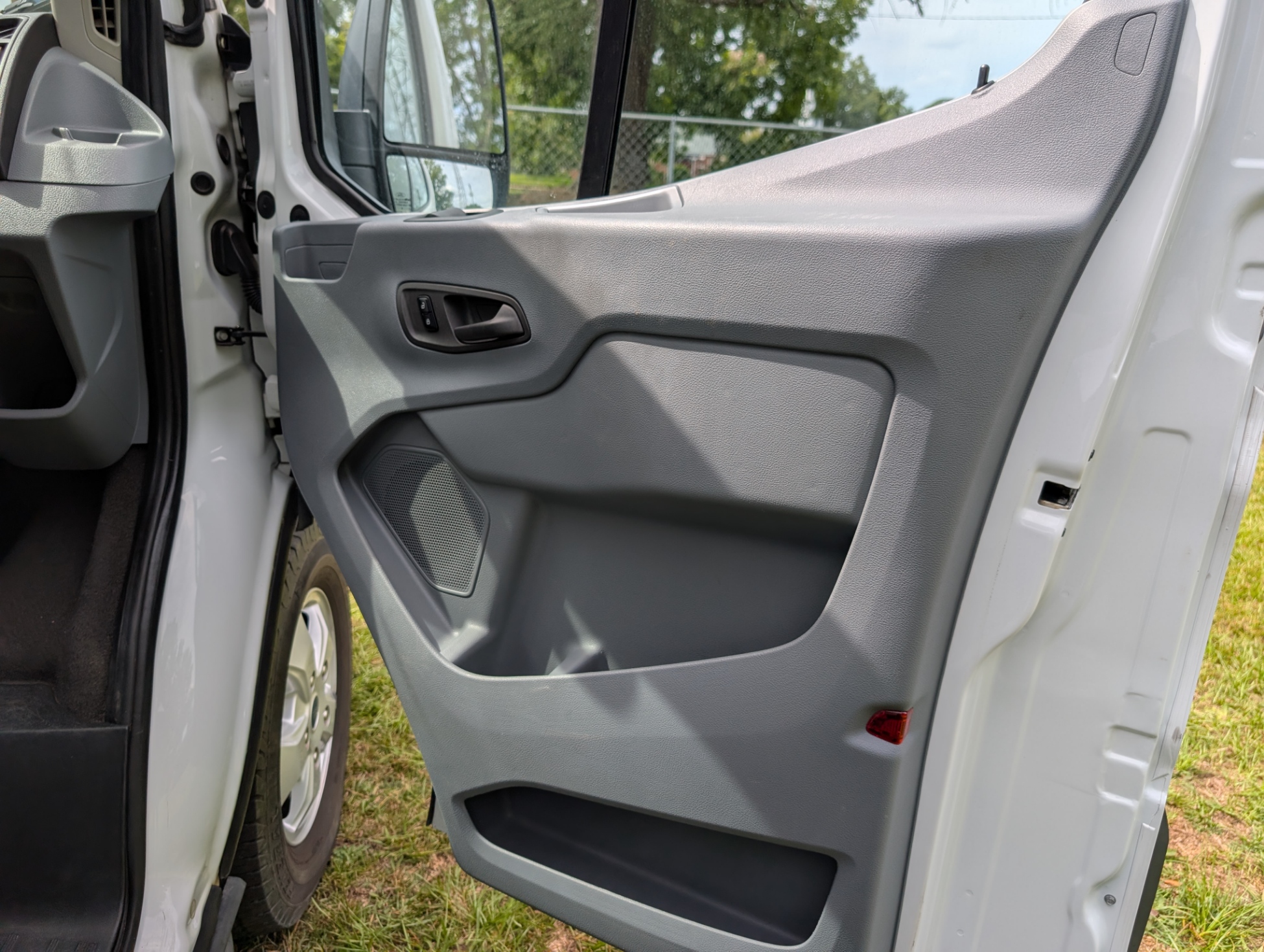 
								2017 Ford Transit 350 XLT full									