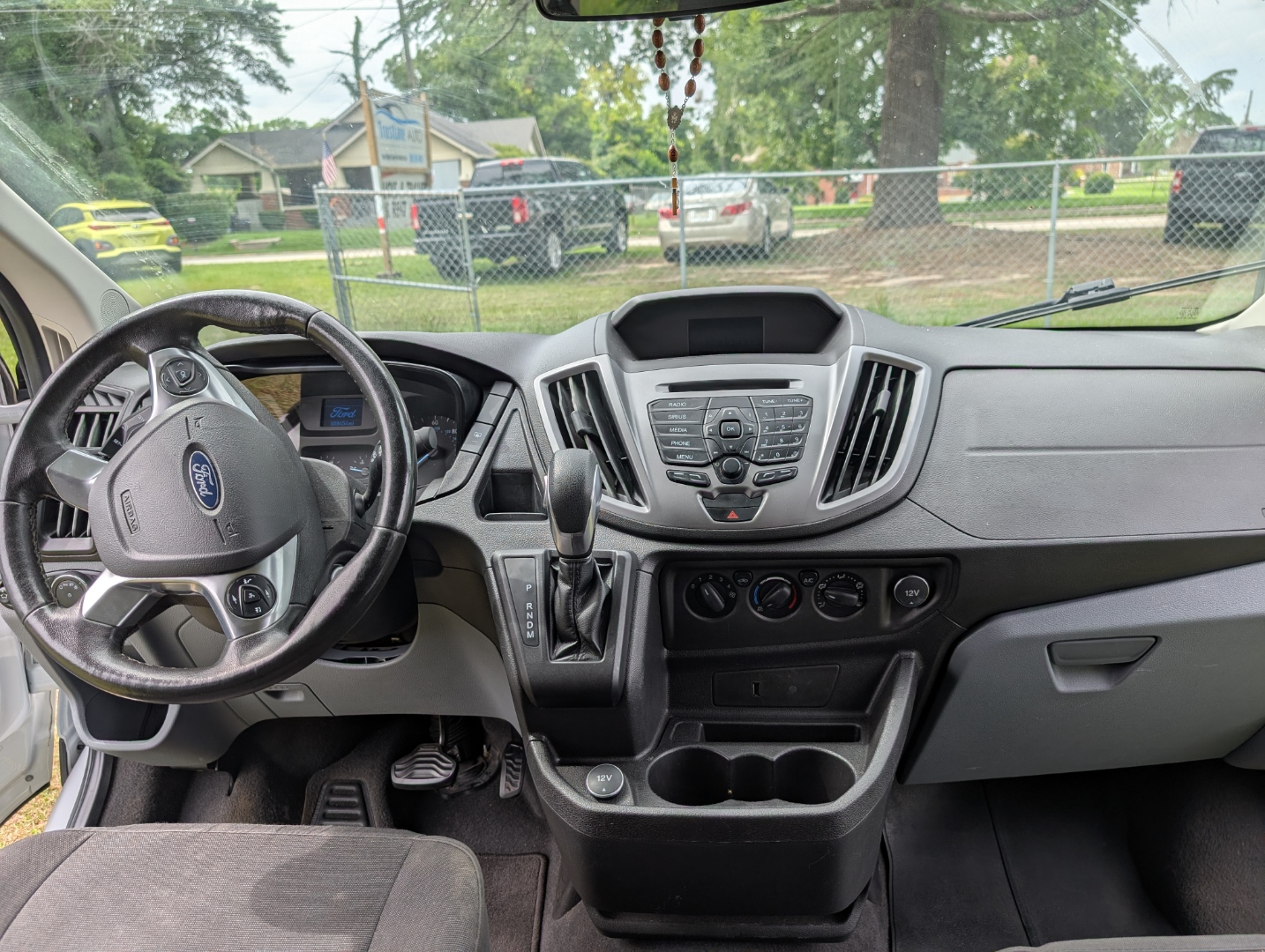 
								2017 Ford Transit 350 XLT full									