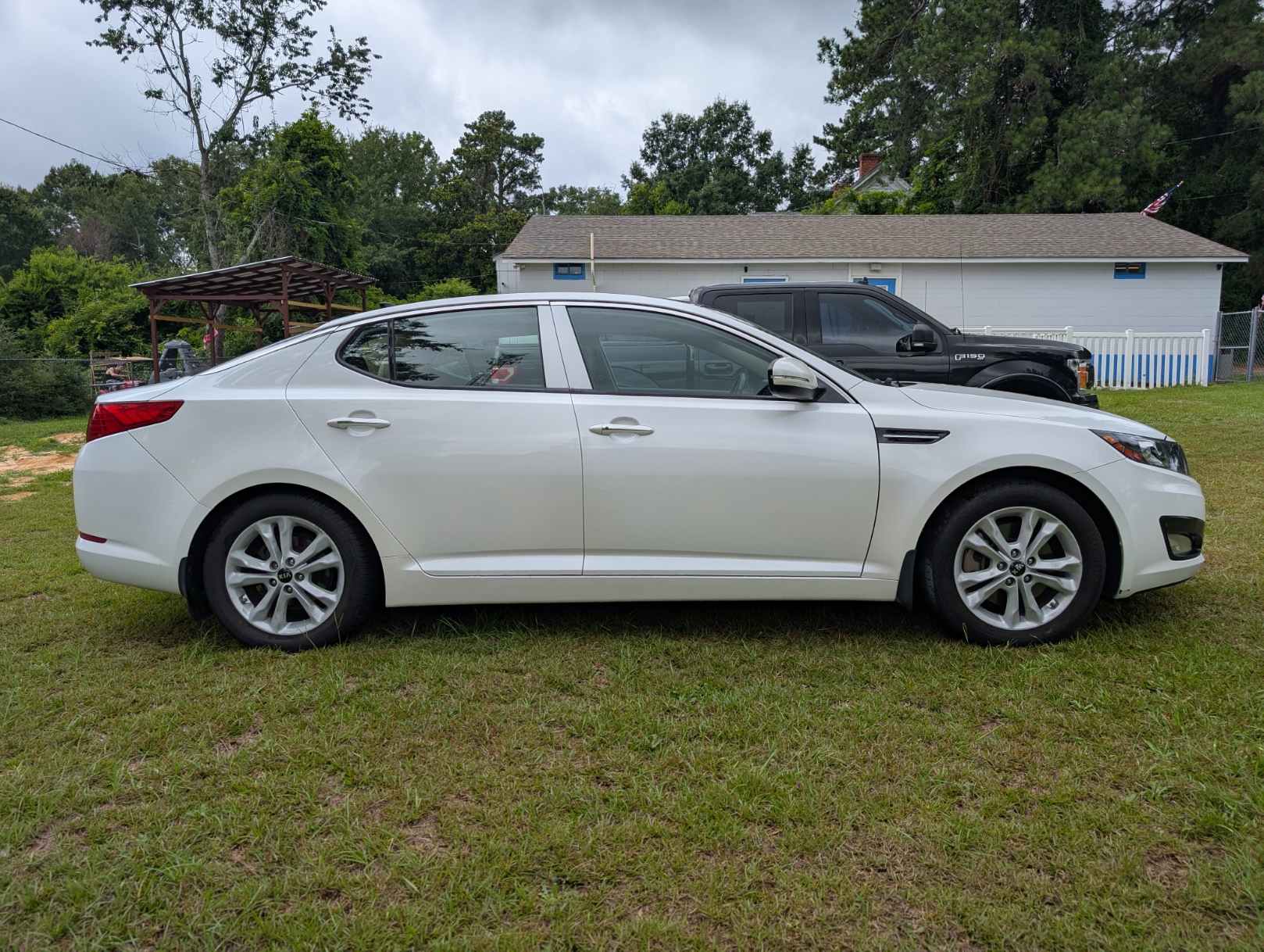 
								2011 Kia Optima EX Turbo full									