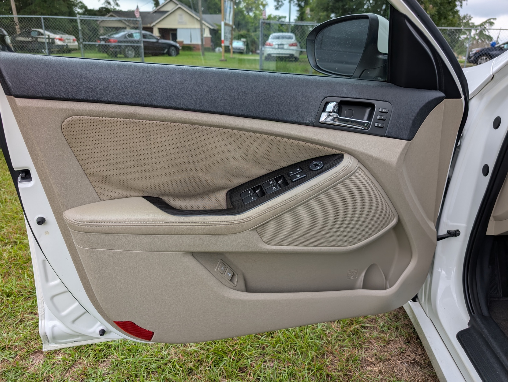 
								2011 Kia Optima EX Turbo full									
