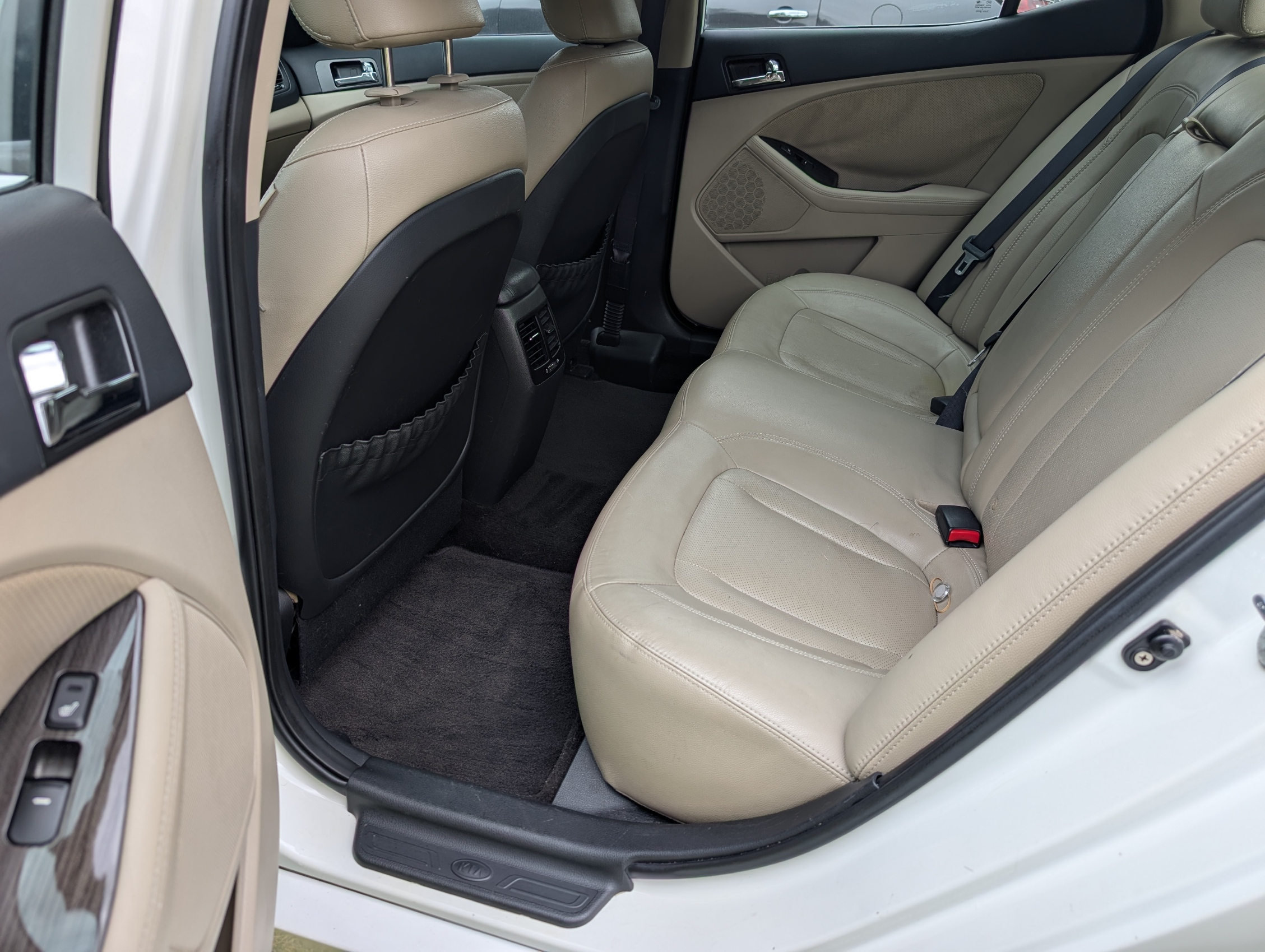 
								2011 Kia Optima EX Turbo full									