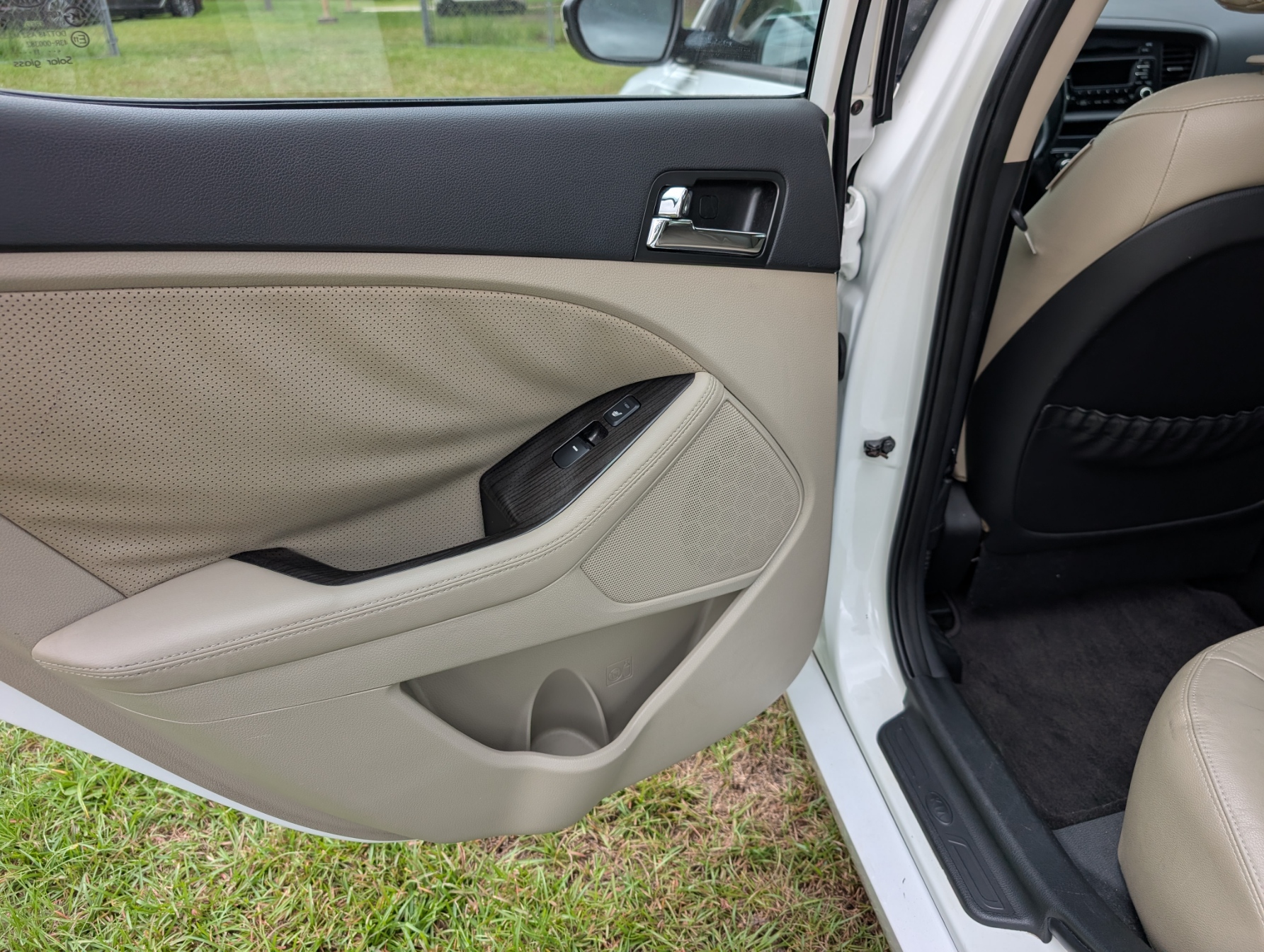
								2011 Kia Optima EX Turbo full									