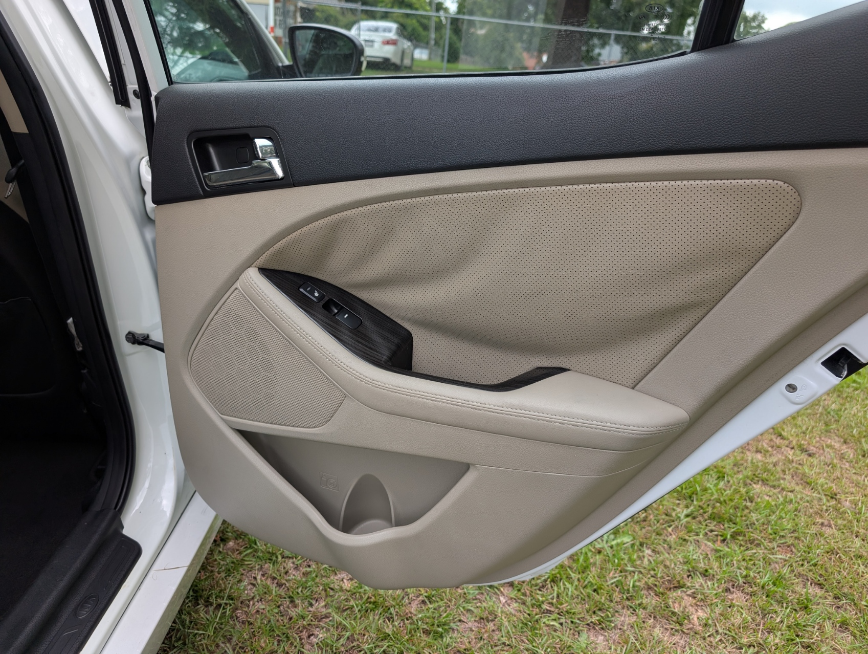 
								2011 Kia Optima EX Turbo full									