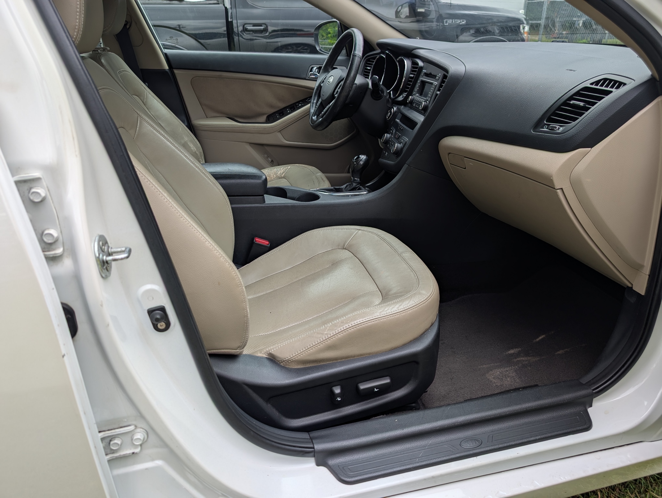 
								2011 Kia Optima EX Turbo full									