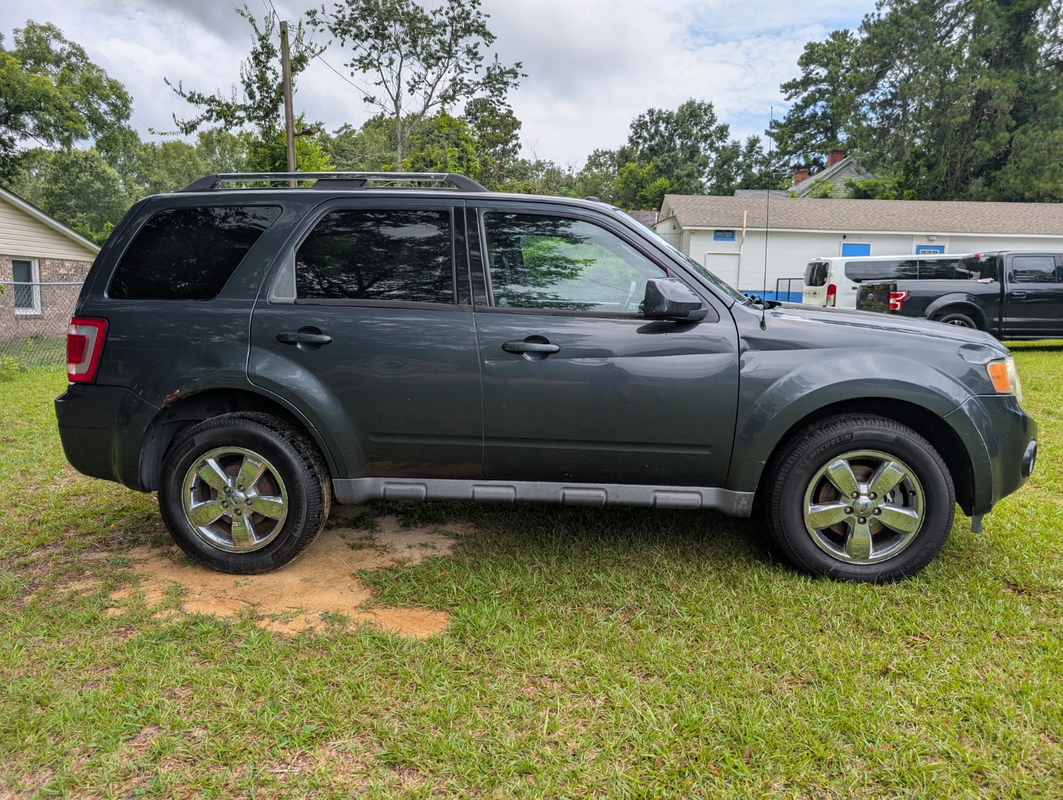 
								2009 Ford Escape XLT 4WD full									