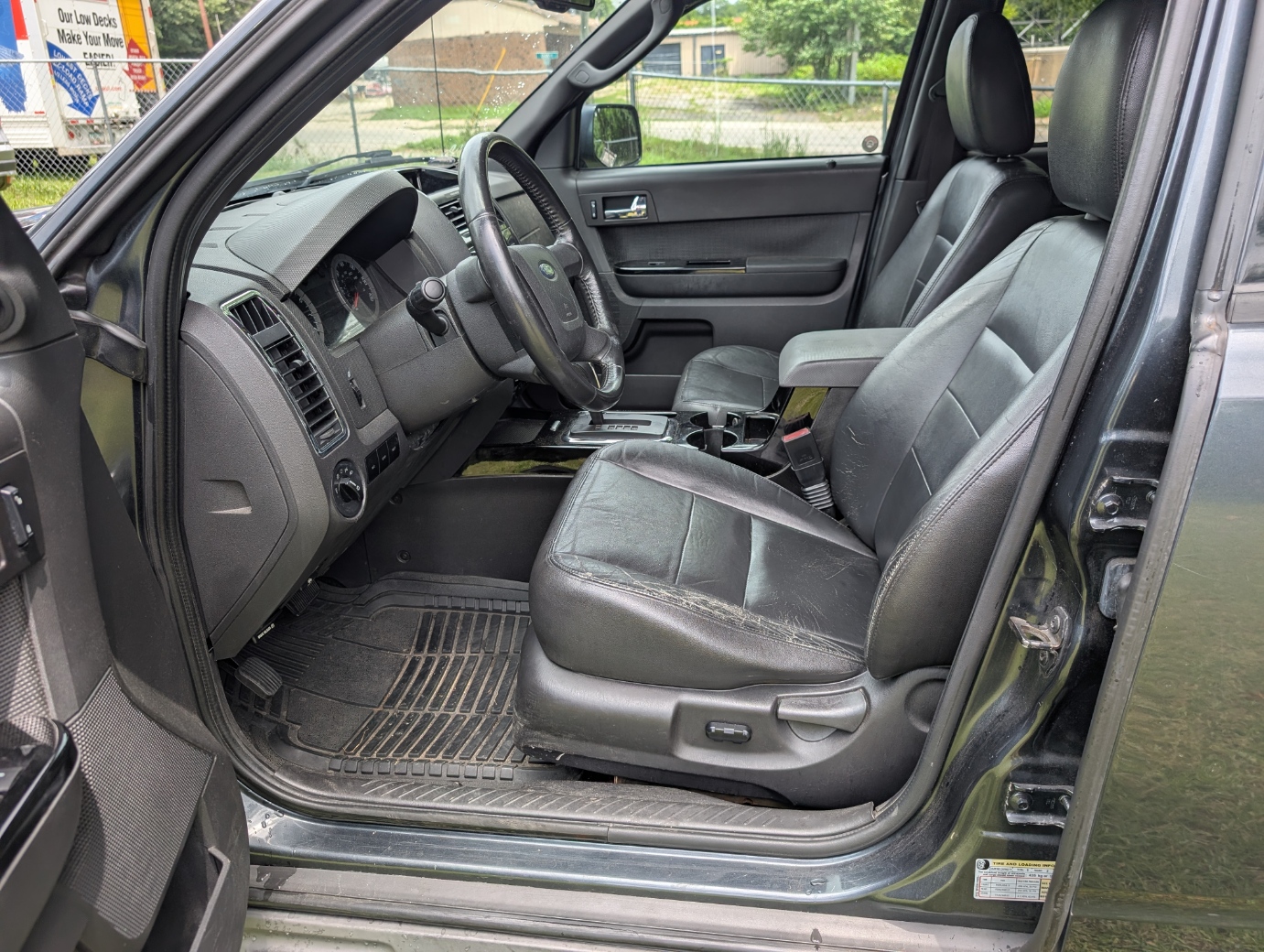 
								2009 Ford Escape XLT 4WD full									