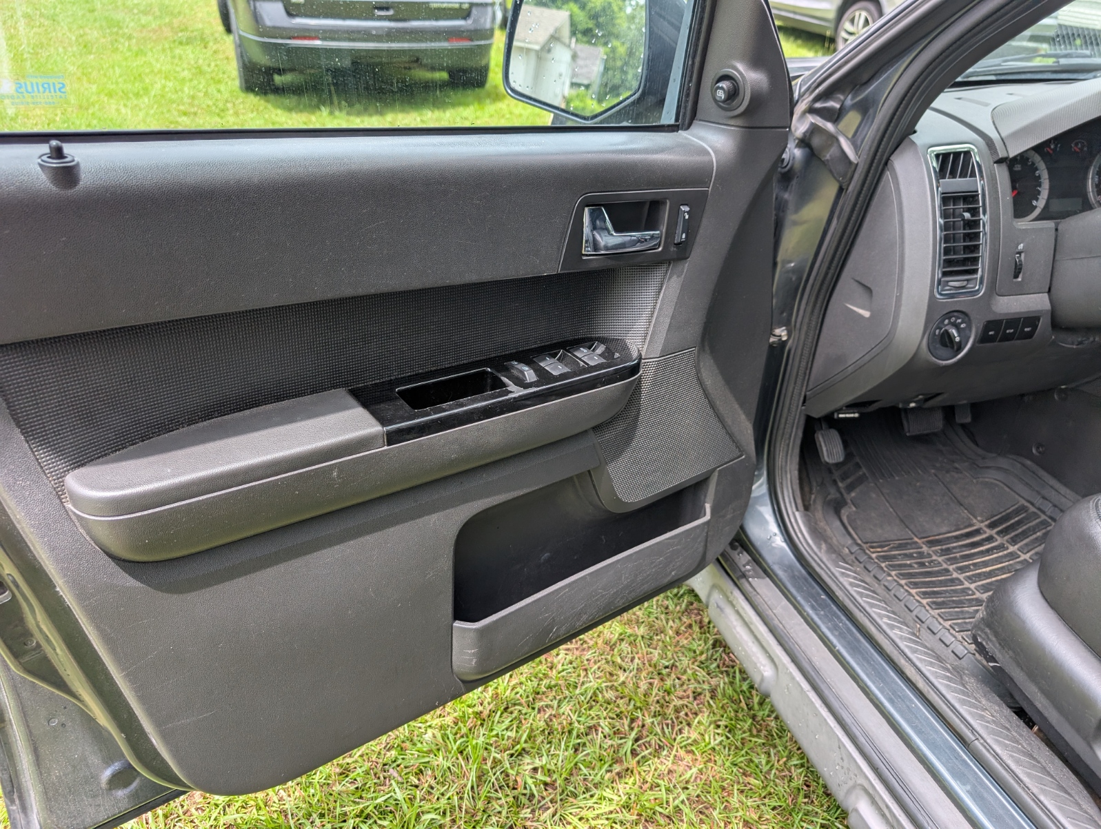 
								2009 Ford Escape XLT 4WD full									