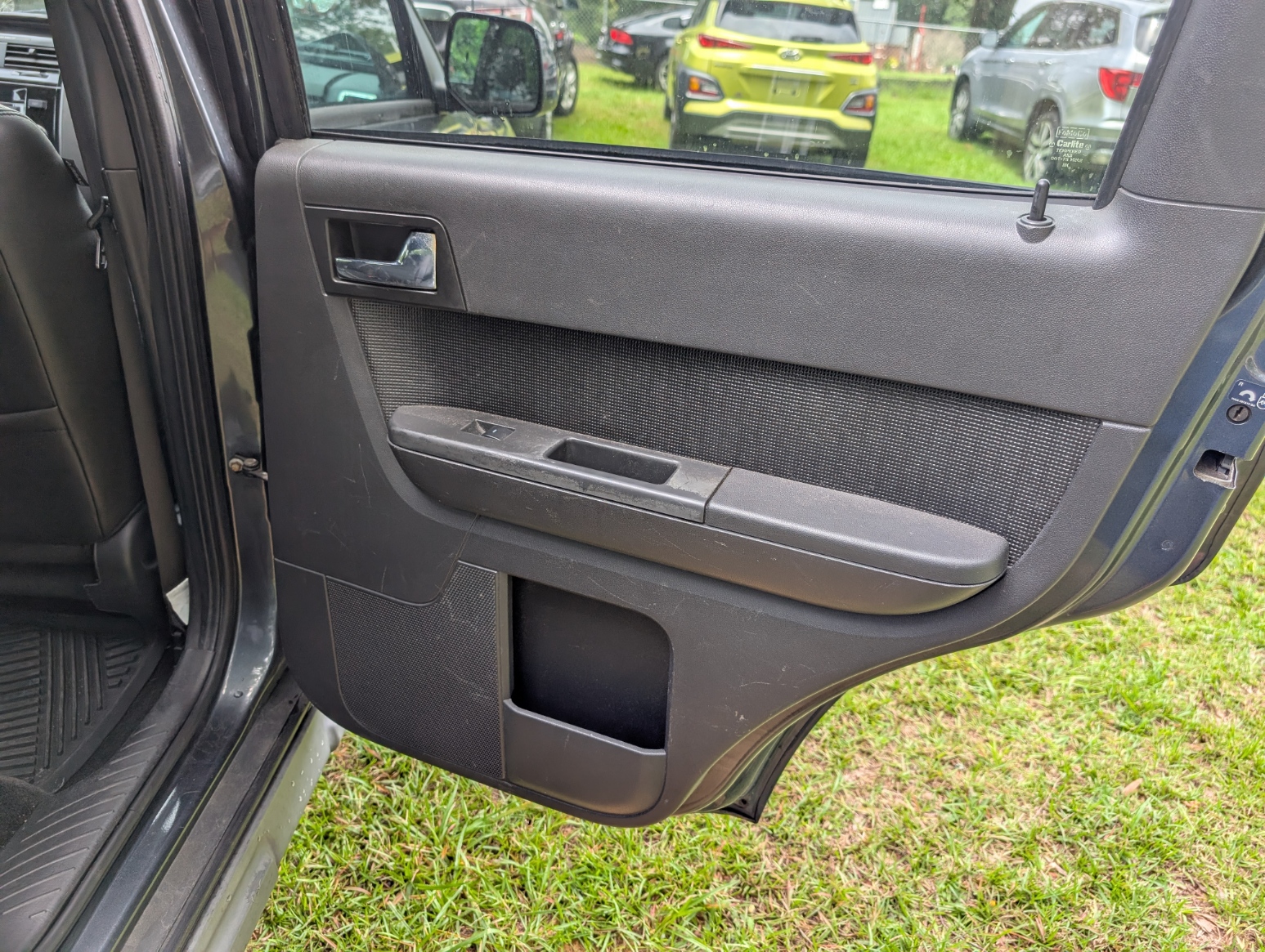 
								2009 Ford Escape XLT 4WD full									